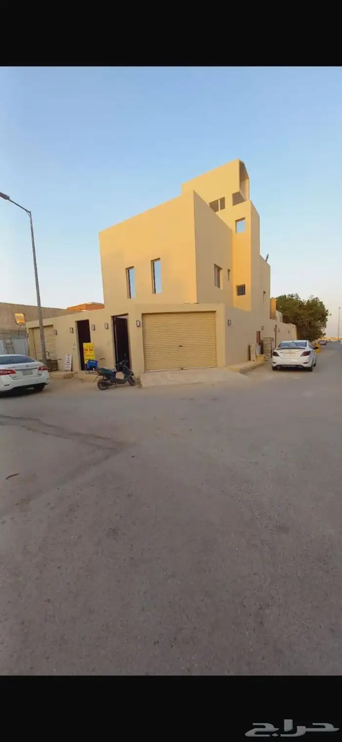 فله للبيع ديراب حي الفواز 0