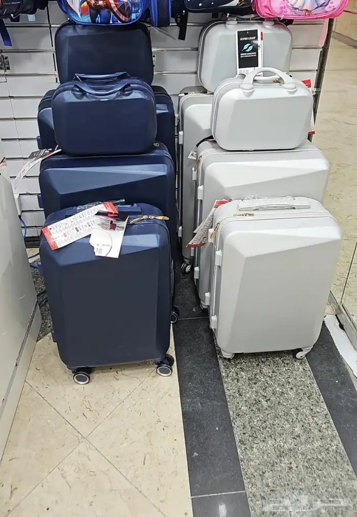 عرض لاطقم شنط السفر 24