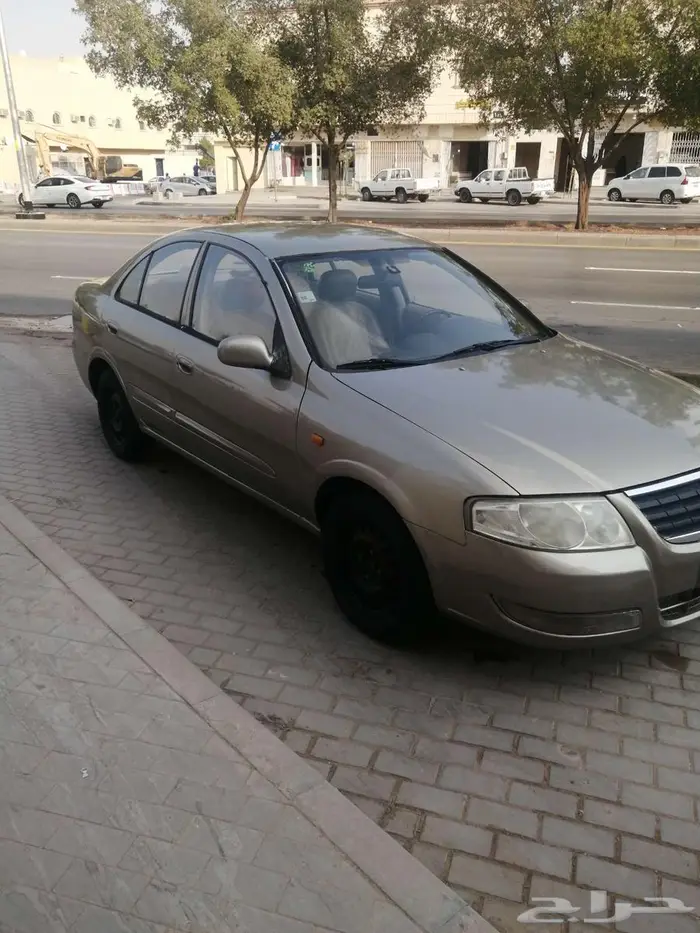 سيارة نيسان صني 2011 1