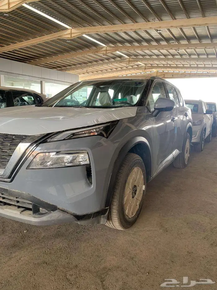 نيسان اكس تريل SV بلس 2025 كاش وتقسيط 2