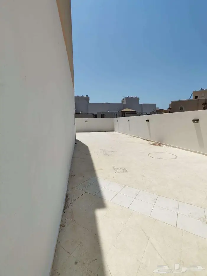 شقه دورين للايجار واسعة بسطح مكونه من 6 غرف 3