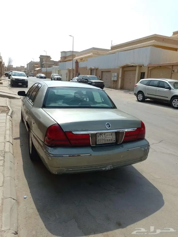 فورد جراند ماكيز 8