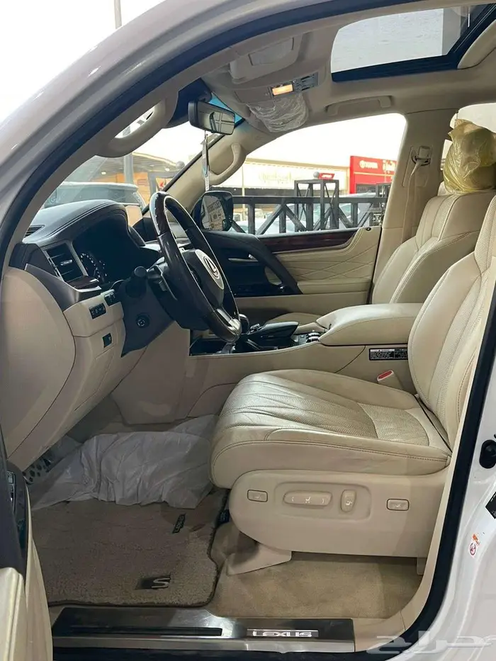 لكزس 2019 LX570 بلاك ايديشن 16