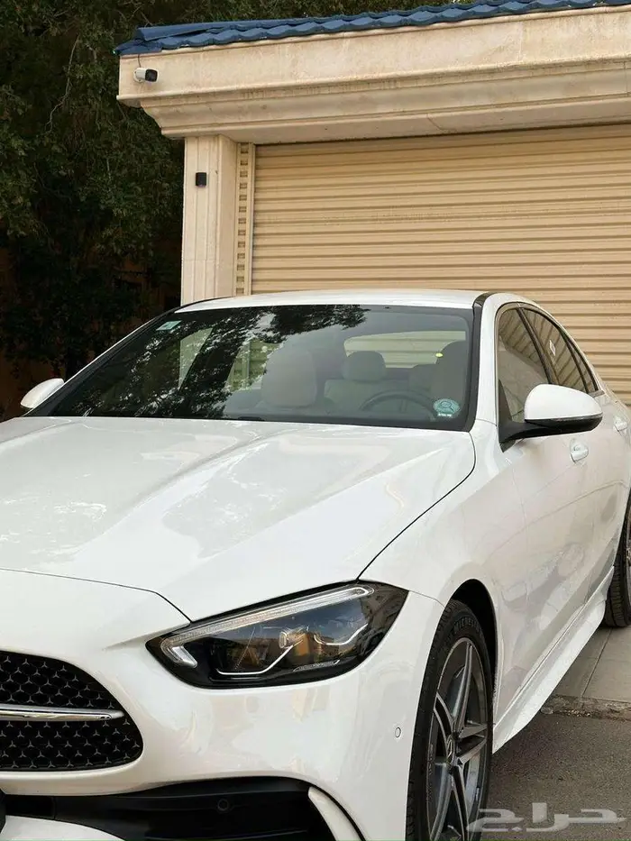 مرسيدس C300e 2023 شبه جديد 12