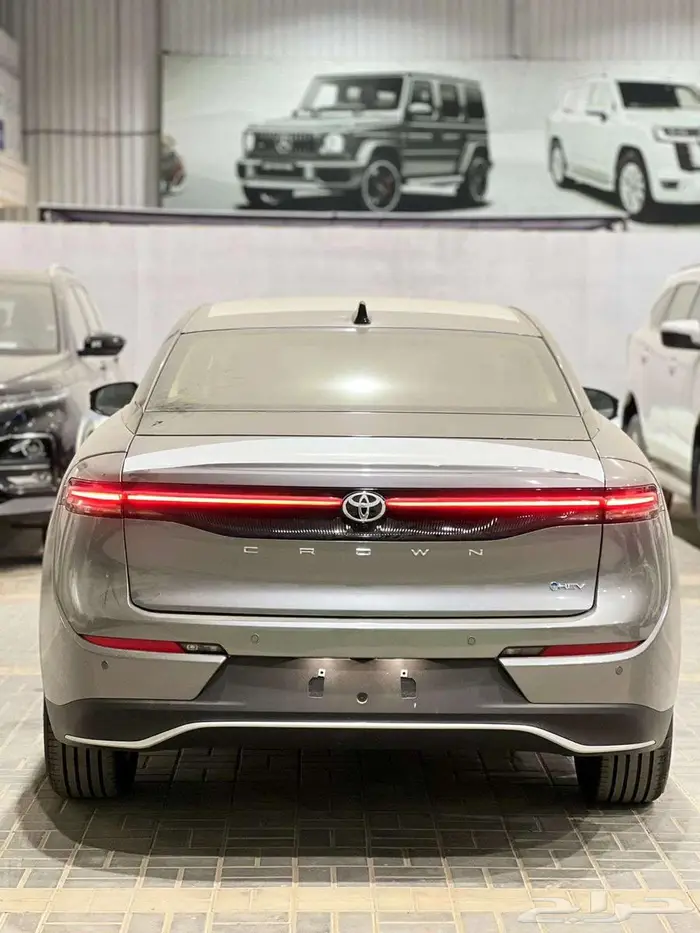 تويوتا كراون بريميوم هايبرد 2026 و 2025 بأقل الأسعار 12