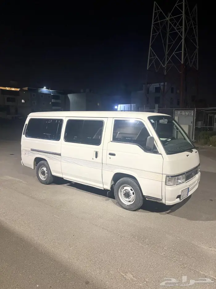 باص للبيع نيسان 99 0