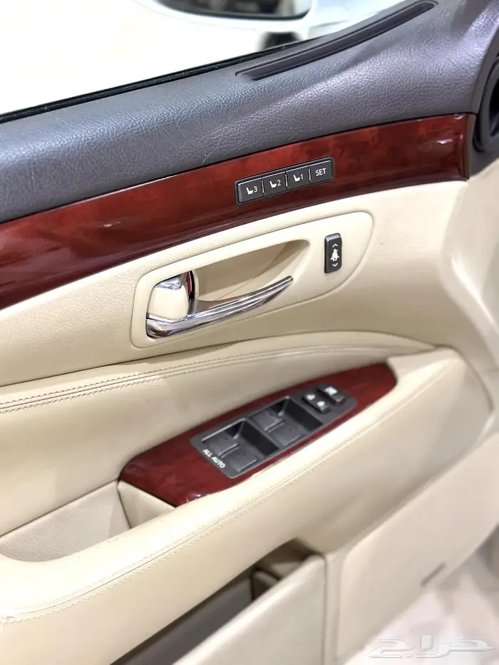 لكزس لاراج 2012 عبداللطيف 460 LS . 12
