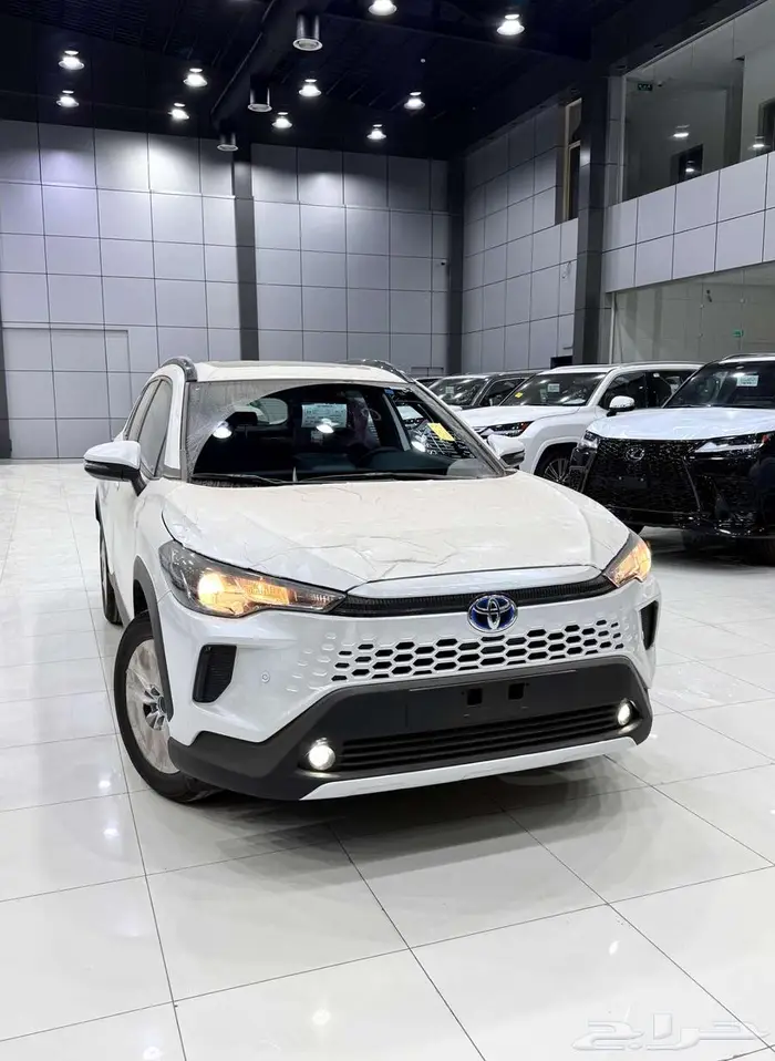 تويوتا كورولا كروس ( XLE ) موديل 2025 أقل الأسعار 3