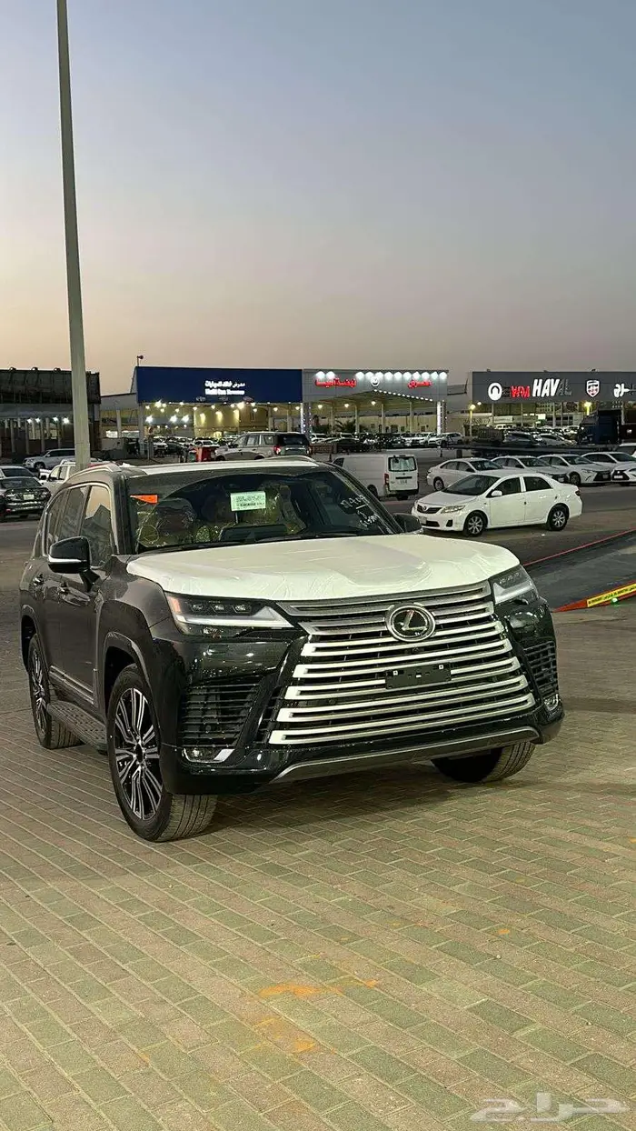 لكزس LX600 موديل 2025 BB فل كامل جديد 1