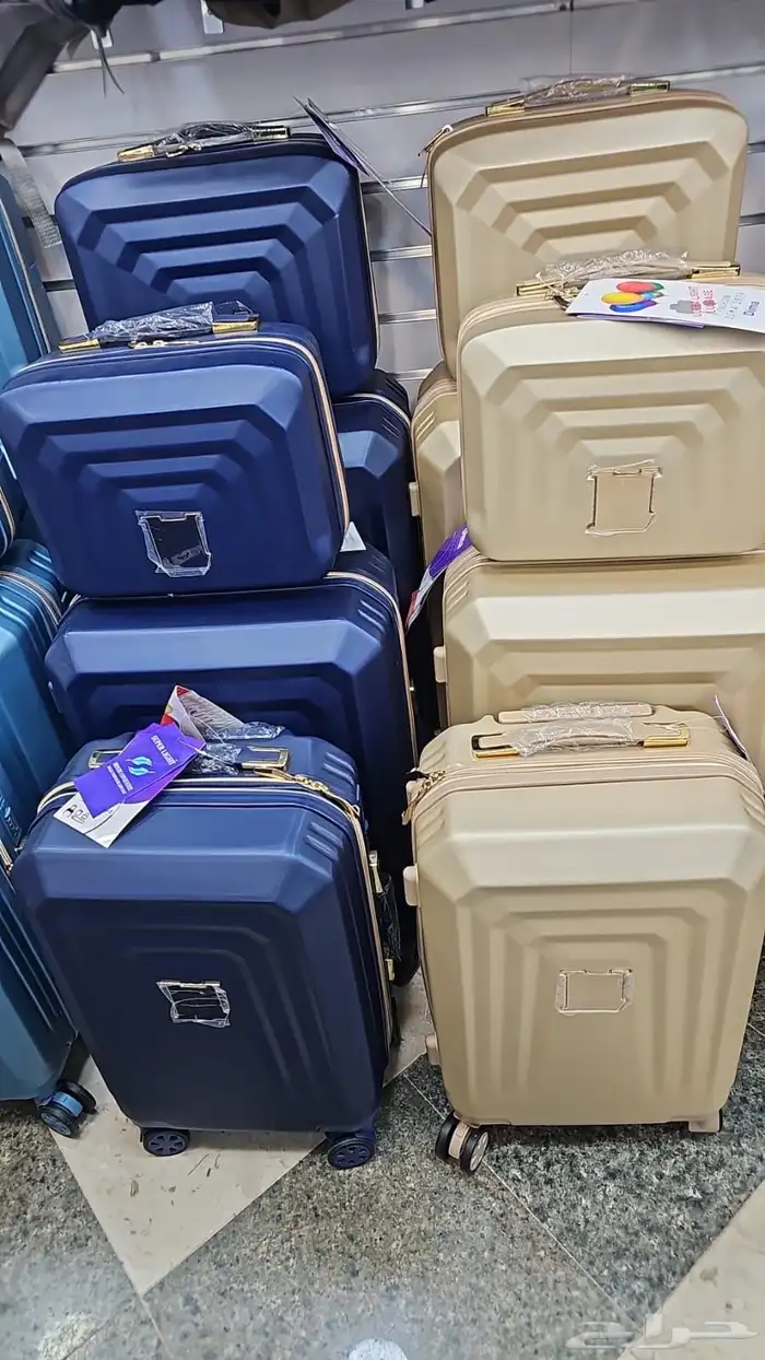 عرض لاطقم شنط السفر 13