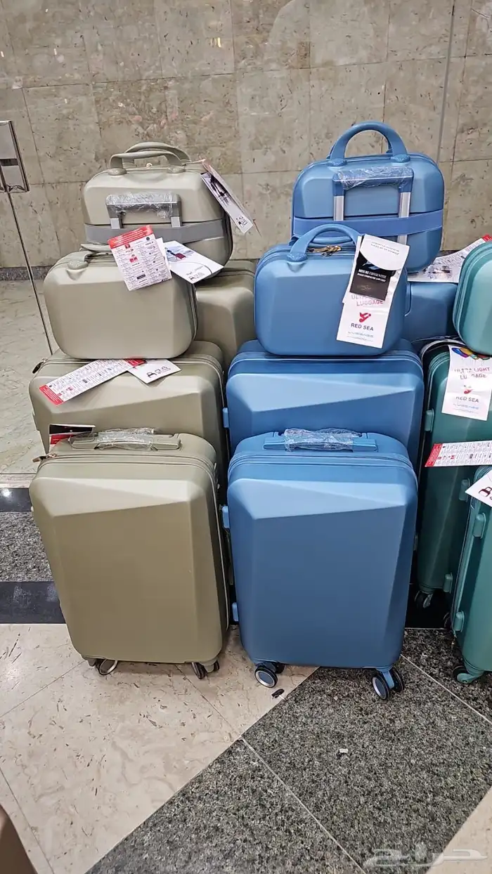 عرض لاطقم شنط السفر 18