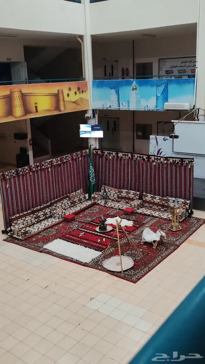 تأجير جلسة ارضيه مع ديكور شعبي 0