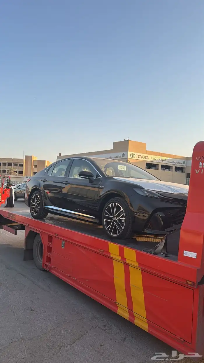 كامري 2025 اسود نص فل سقف بنوراما هايبرد Le 3