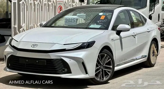 تويوتا كامري LE 2025 هايبرد بالنقد والتقسيط 3