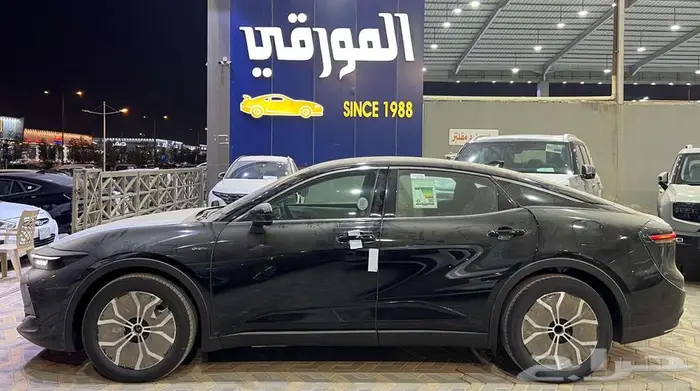 تويوتا كراون 2.5 بريميوم هايبرد 2026 12