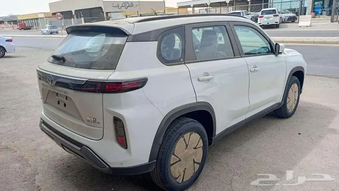 تويوتا اوربان كروز 2026 استاندر 3