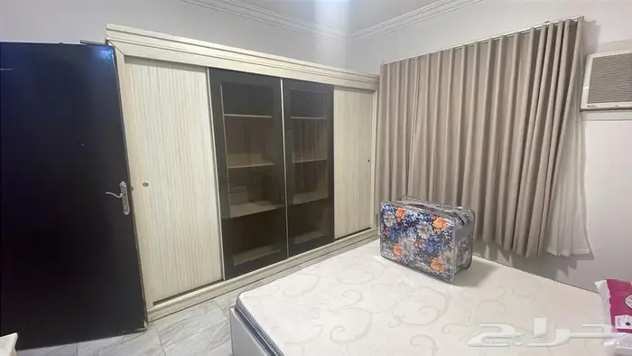 للايجار شقة مؤثثه بالكامل شهري 7