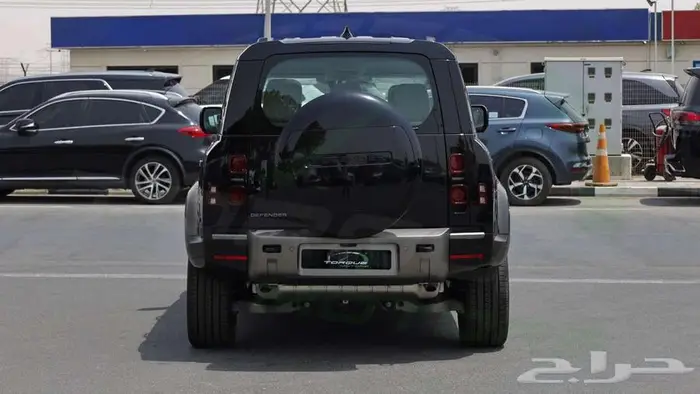 2025 لاندر روفر ديفندر 110 HSE DYNAMIC P400 اصفار مع ضمان 5