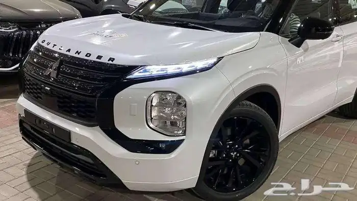 ميتسوبيشي اوتلاندر بلاك سام فل موديل 2025 6