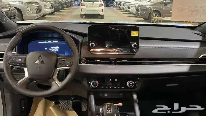 ميتسوبيشي اوتلاندر بلاك سام فل موديل 2025 12