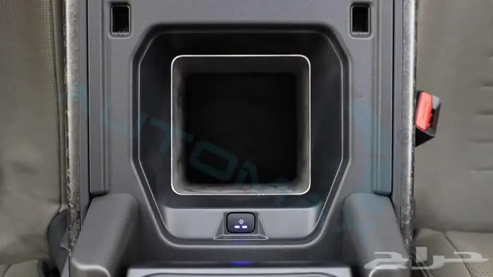 لاند روفر ديفندر 110 OCTA EDITION ONE 2025 اصفار مع ضمان 21