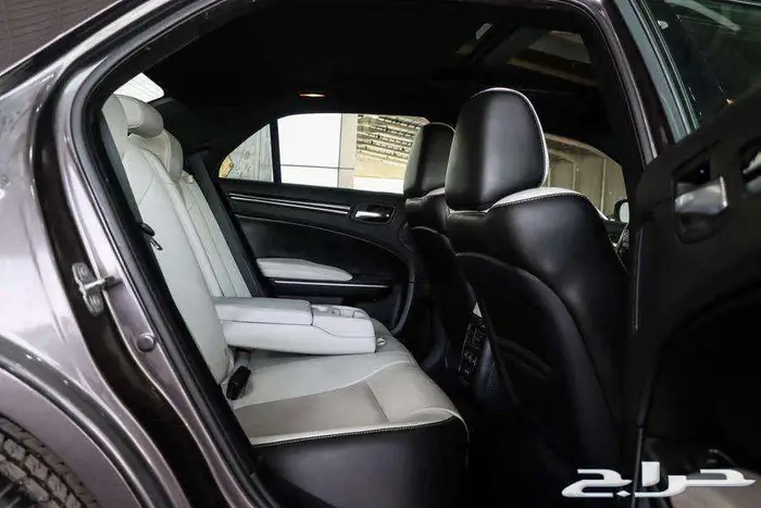 كرايزلر S 300 موديل 2020 16