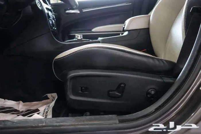 كرايزلر S 300 موديل 2020 6