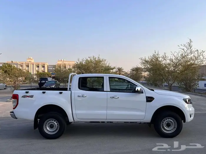 فورد بيكب رنجر (مخزن ) بدون رش شبه جديدة 22km 3