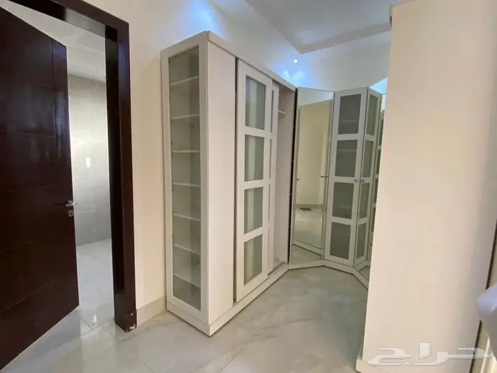 فيلا للبيع بحي النرجس 10