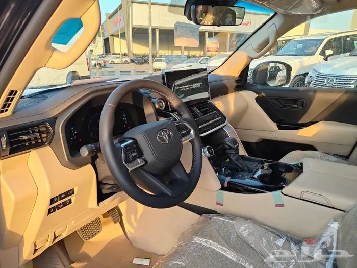 تويوتا لاندكروزر GXR L3 بنزين 2025 سعودي ( لوحات ) 5