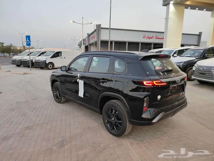 تويوتا اوربان كروزر استاندر 2026 11