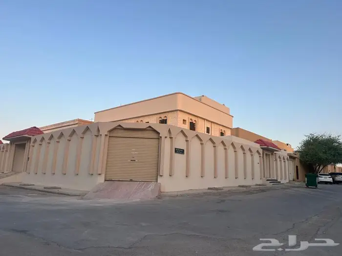 فلة للبيع حي السعادة 1