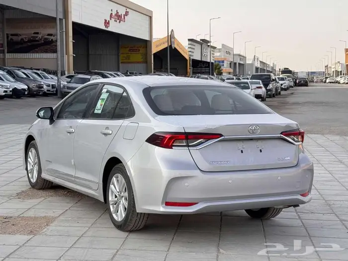 تويوتا كورولا XLI 2.0 مطور بنزين 2025 كاش وأقساط 3