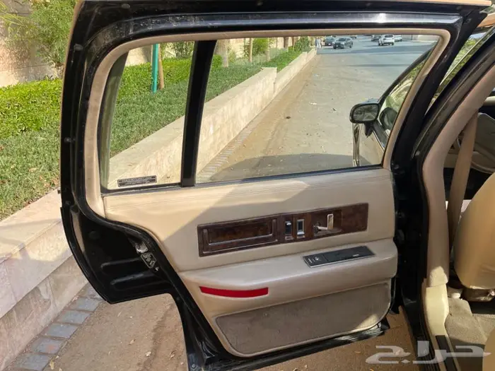 كاديلاك فليتوود 1993 11