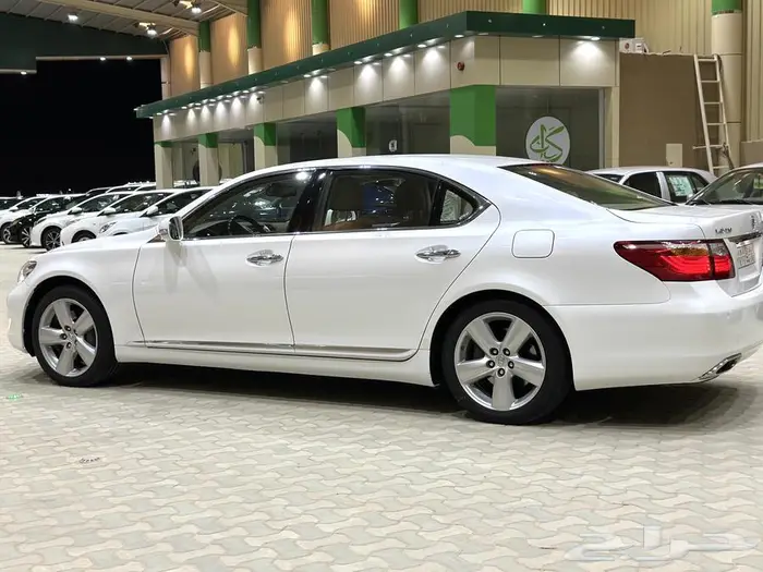 لكزس لاراج 2012 عبداللطيف 460 LS . 9