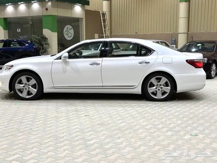 لكزس لاراج 2012 عبداللطيف 460 LS . 3