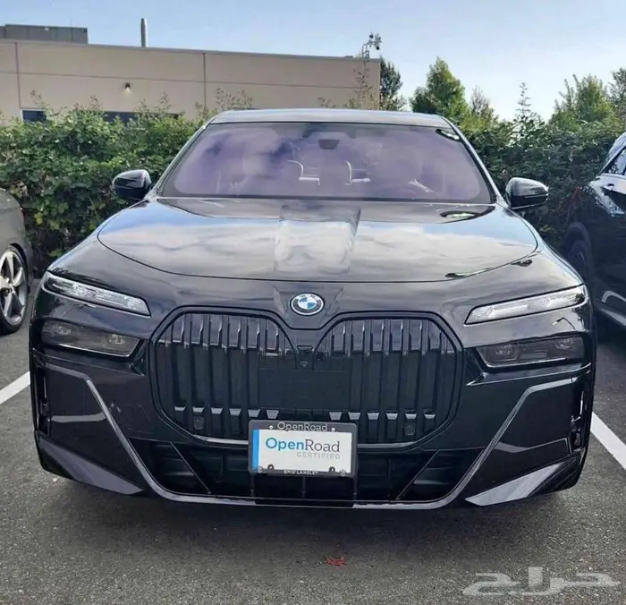 bmw 760i 2023 3