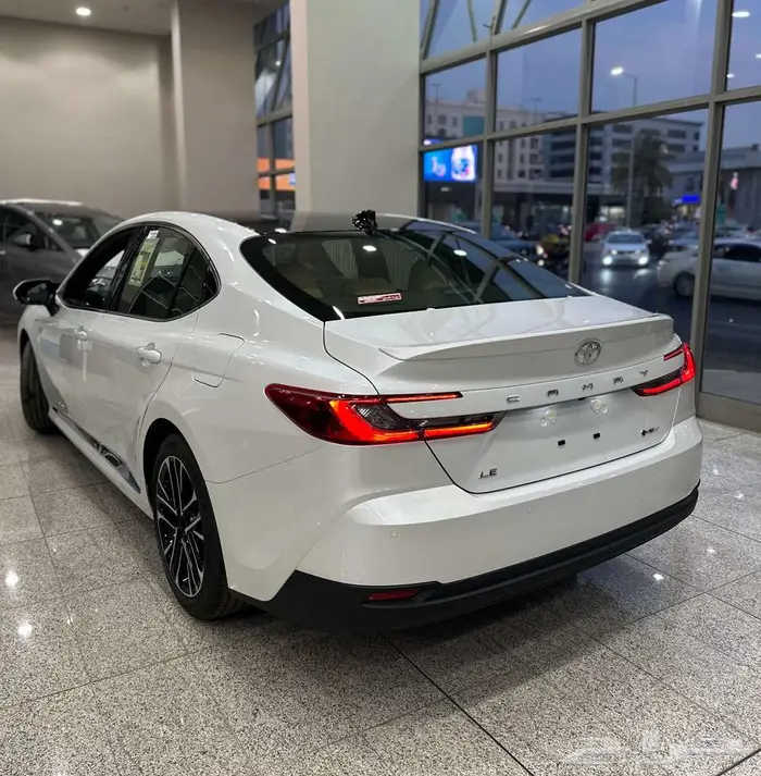 كامري ال اي هايبرد بانوراما CAMRY LE HYBRID 2025 4