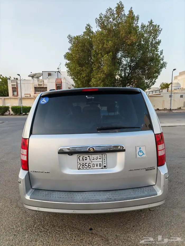 فان كرايسلر ممشى قليل 88 الف كيلو 7