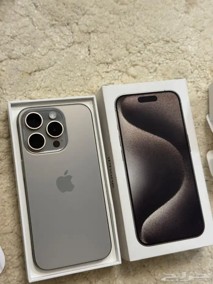ايفون 15 برو   سماعة Air pods pro   كفر تيتانيوم من iphone 2