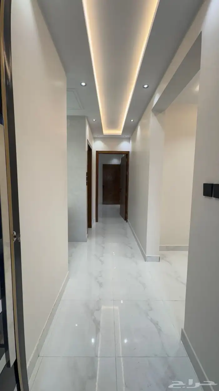 للبيع شقه ارضيه 6 غرف مع حوش وبايكه من 570 الف ابها 9