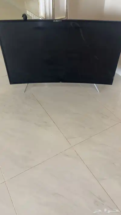 شاشه 60 بوصه للبيع فيها كسر 0