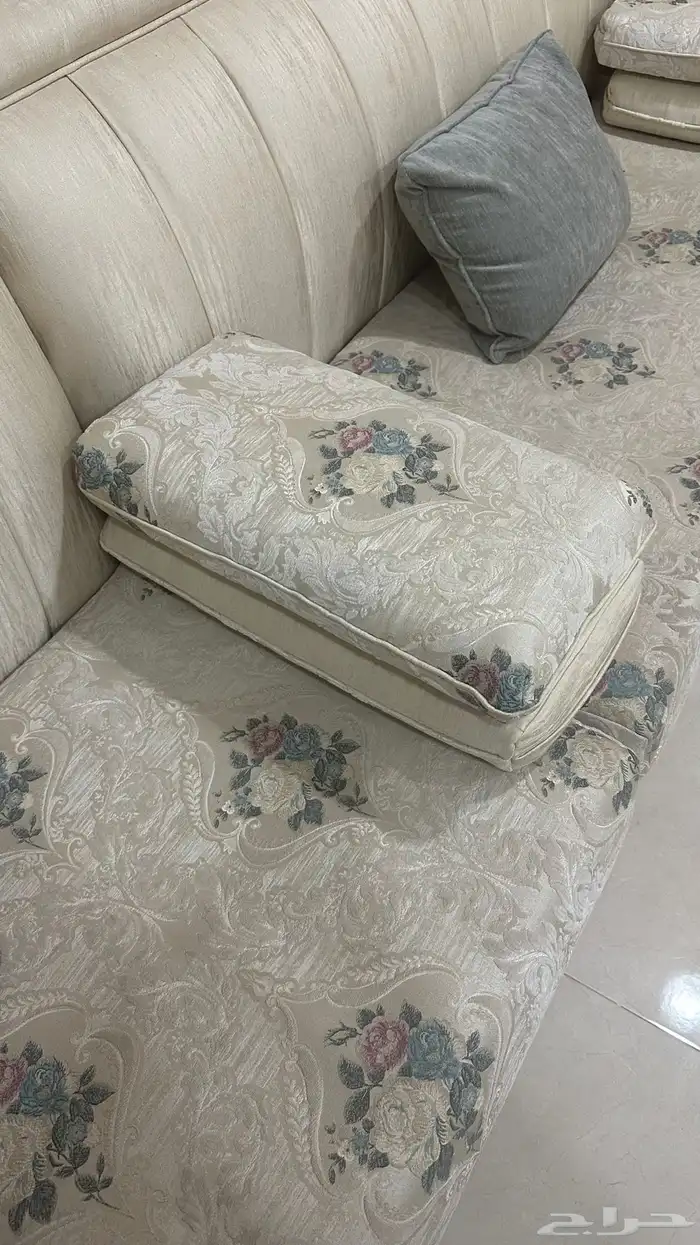 كنب من قصر الأصايل نظيف جدا 5