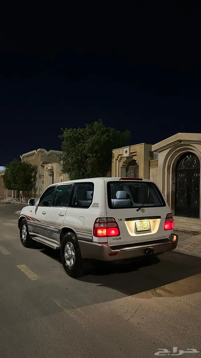 جيب صالون مديل 2000 1