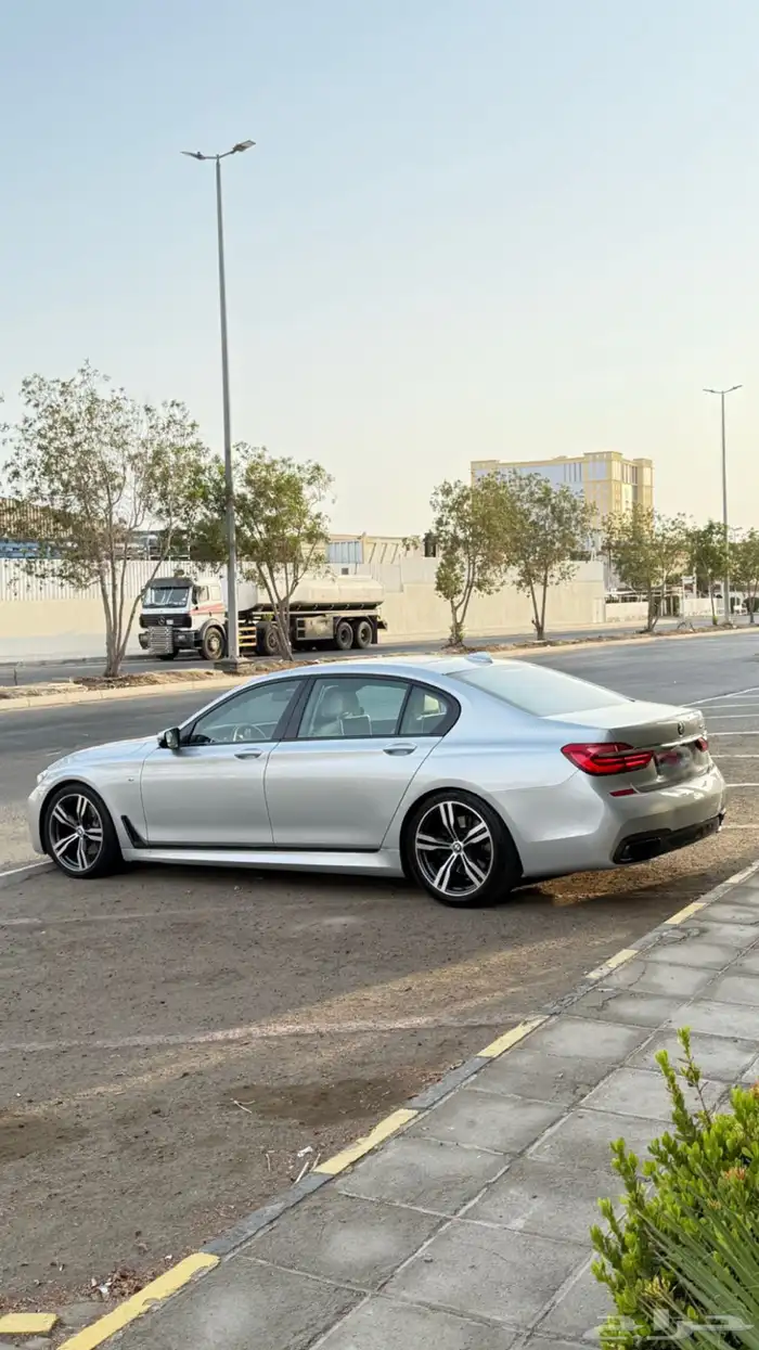 بي ام دبليو 740 M 1