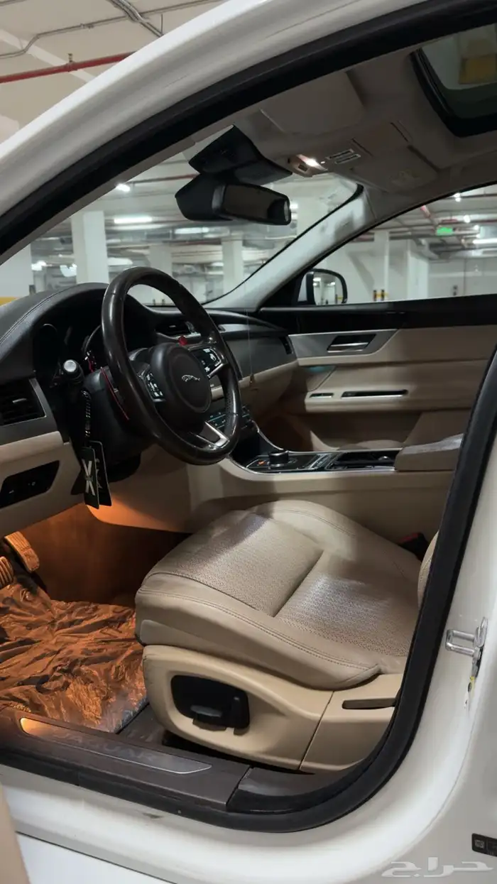 جاكوار 2018 XF 11