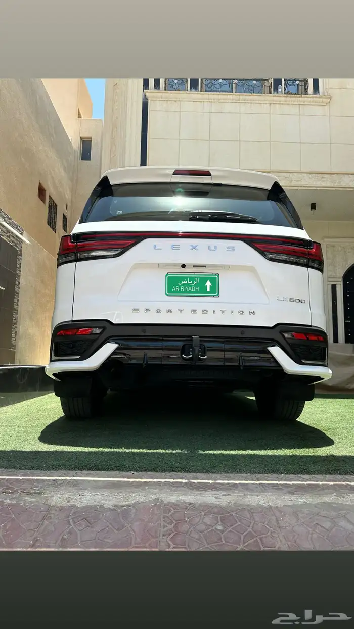 لكزس اف سبورت 2024 وارد عبداللطيف جميل سعودي 6