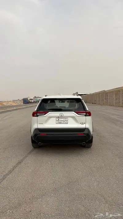 للبيع تايوتا RAV4 XLE 4WD index