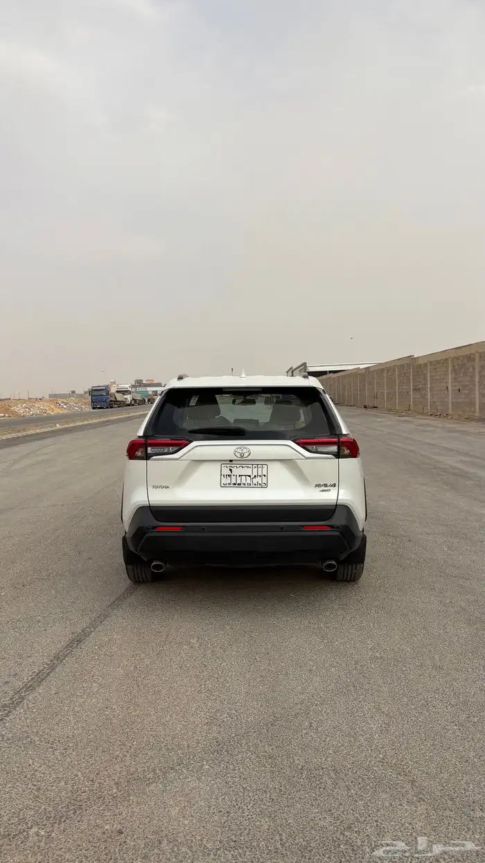 للبيع تايوتا RAV4 XLE 4WD 7