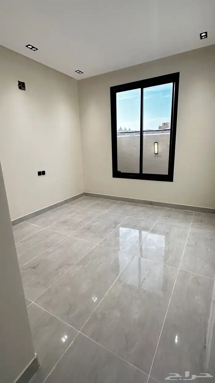 شقة للبيع حي السعادة بالقرب من حي الفيحاء على شارع عشرين 1